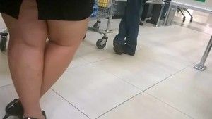 Thick legs crossed public