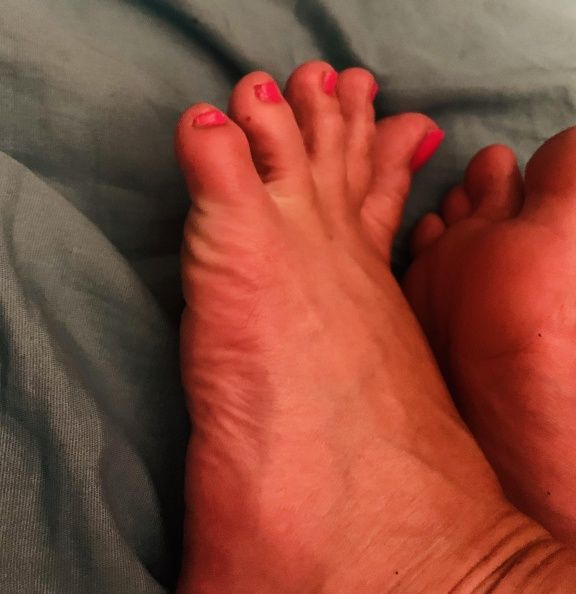 Indominus reccomend toes between toes