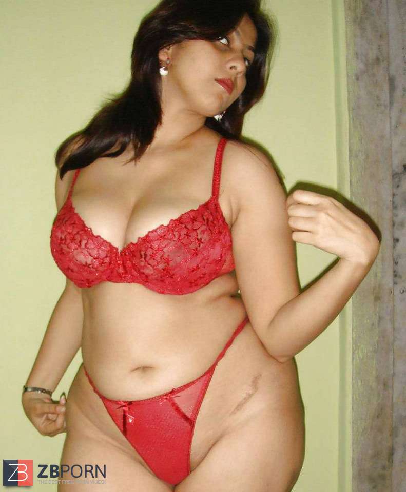 Nude Desi Aunty Red Bikini