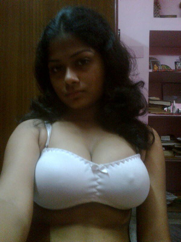 tamil girl boobs sucked by her bf.