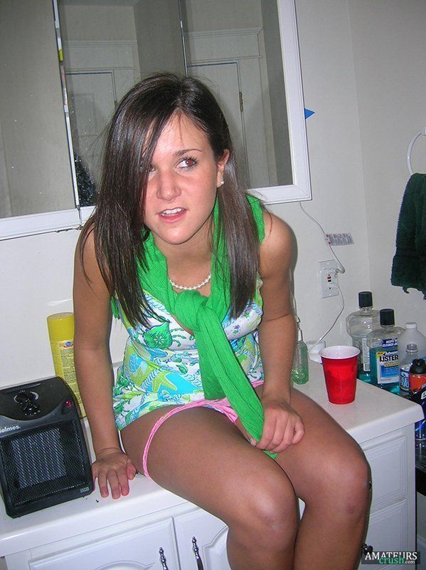 College girl peeing naked