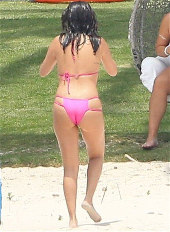 Salena gomez bikini pics