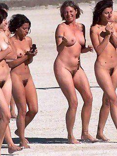 Husky recommendet Nudist oceanside stunner Anna S goes naked on public beach naturist voyeur.