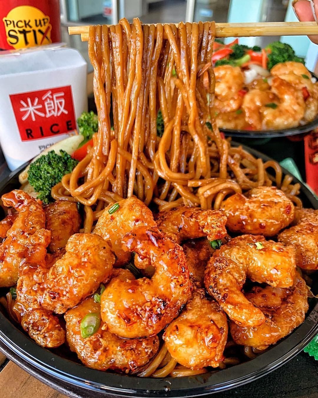 FLAK reccomend Asian noodles with shrimp