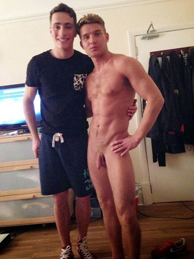 Naked friends sexe boys