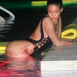 Rihanna nude butt