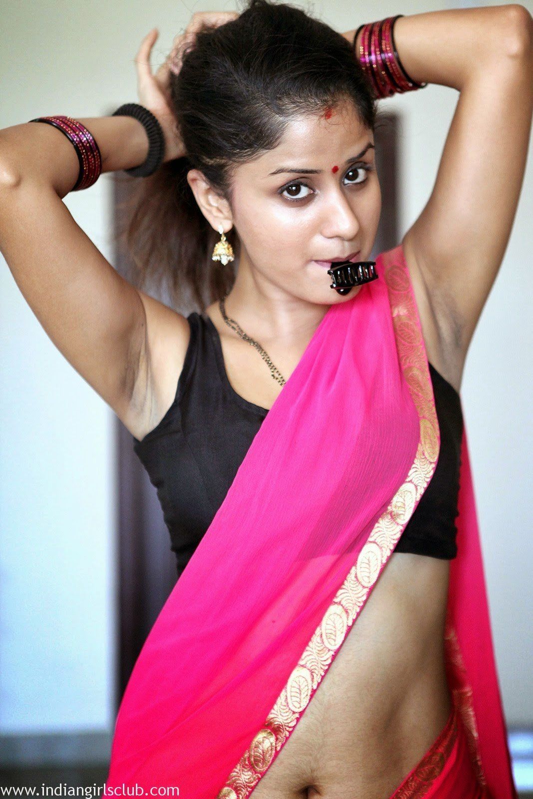 Bhabhi cleavage