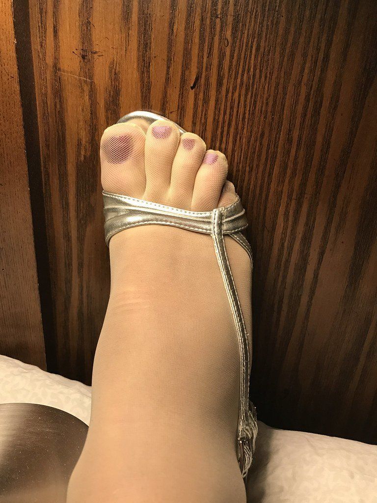 Five toes pantyhose
